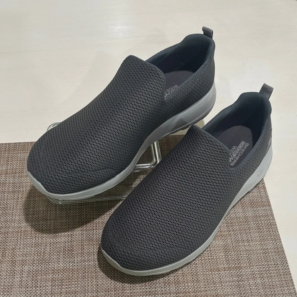 Skechers Goga Max Go Walk Slip-On Loafers. Men 13 wide fit. Excellent condition! - Picture 2 of 8